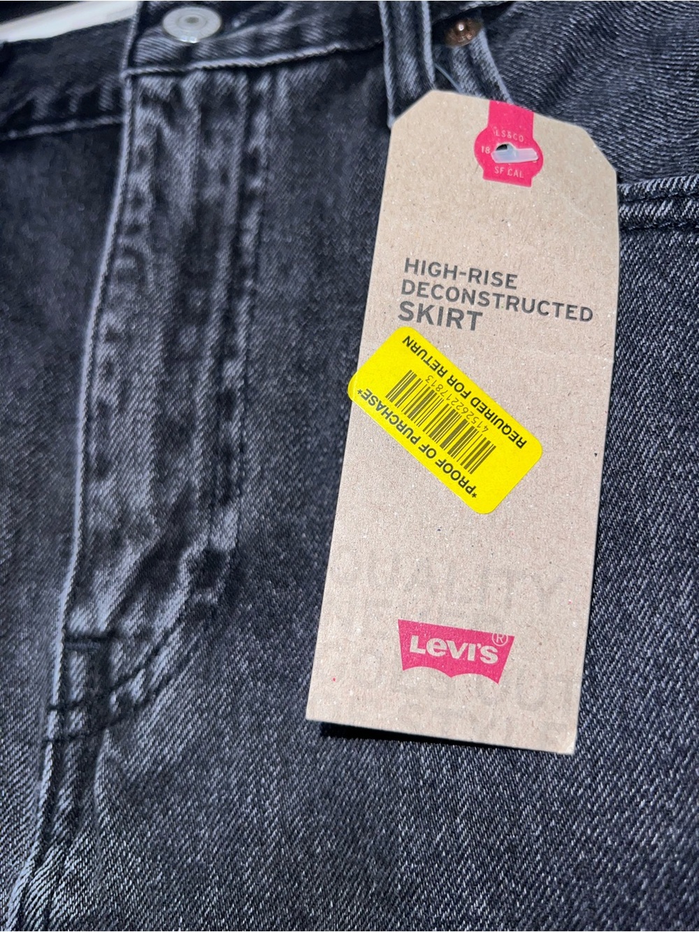 NWT Levi's High Rise Deconstructed Distressed Black Skirt Women's Size 8/29 - Picture 2 of 7